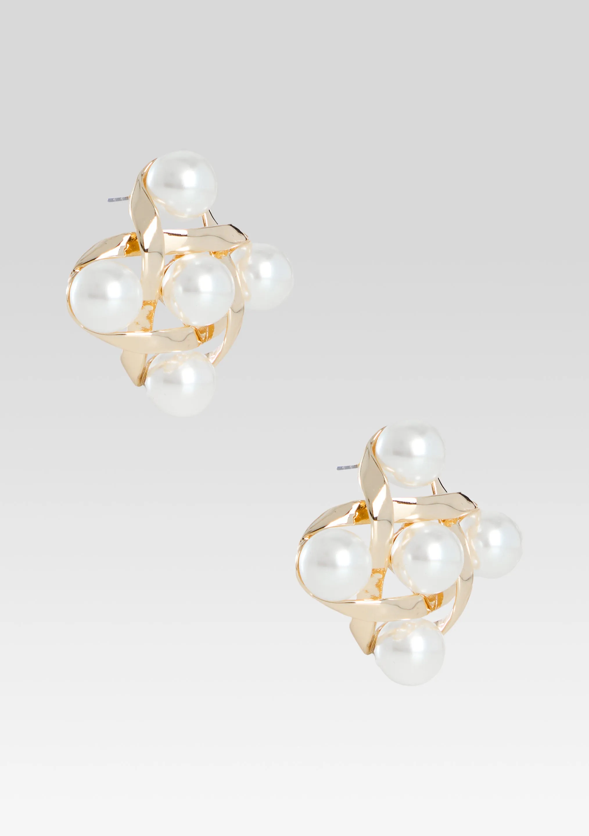 Harlow Pearl Earring