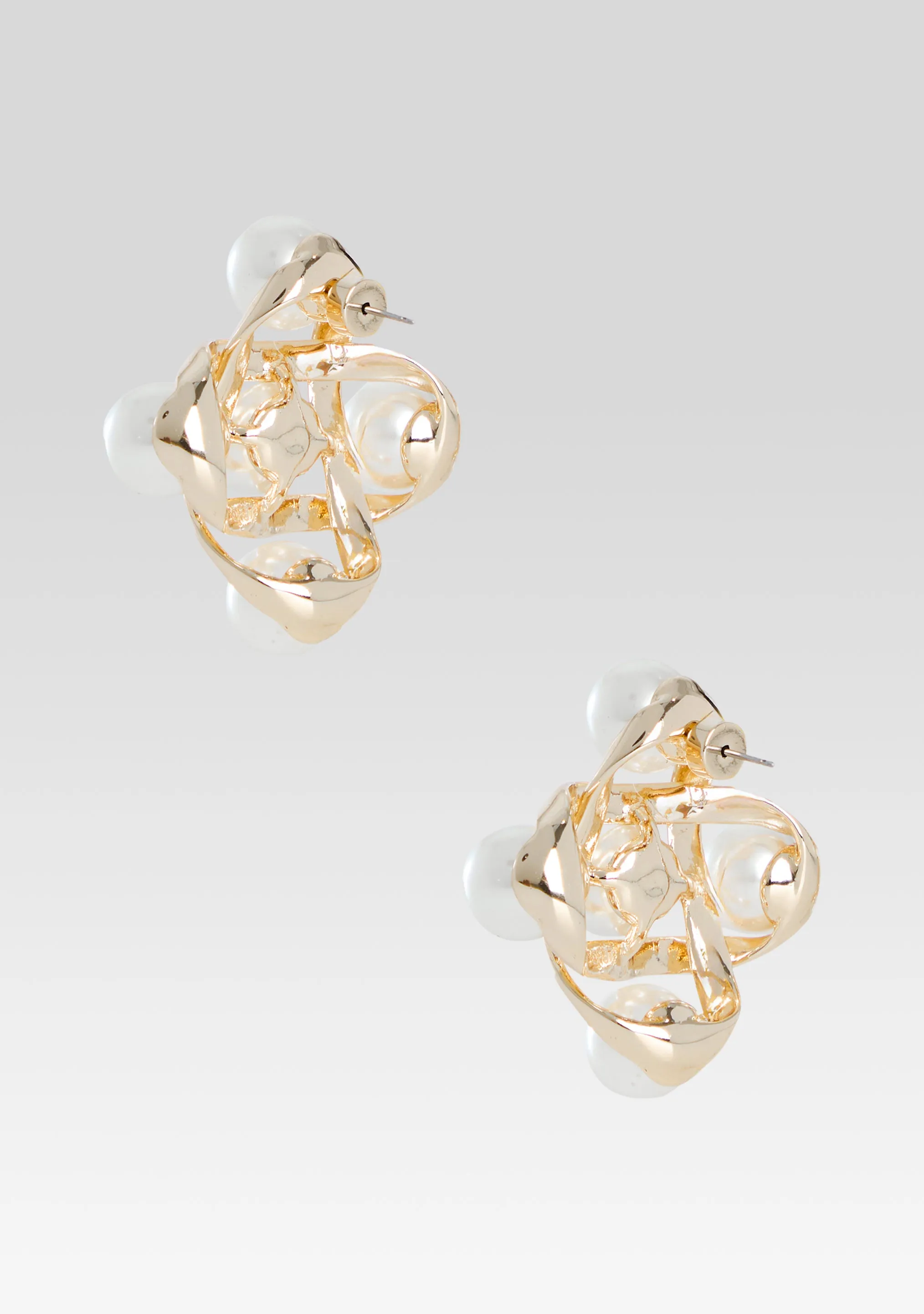 Harlow Pearl Earring