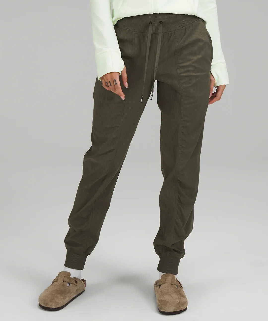 Lululemon Dance Studio Jogger - Dark Olive Size 8 MSP$98
