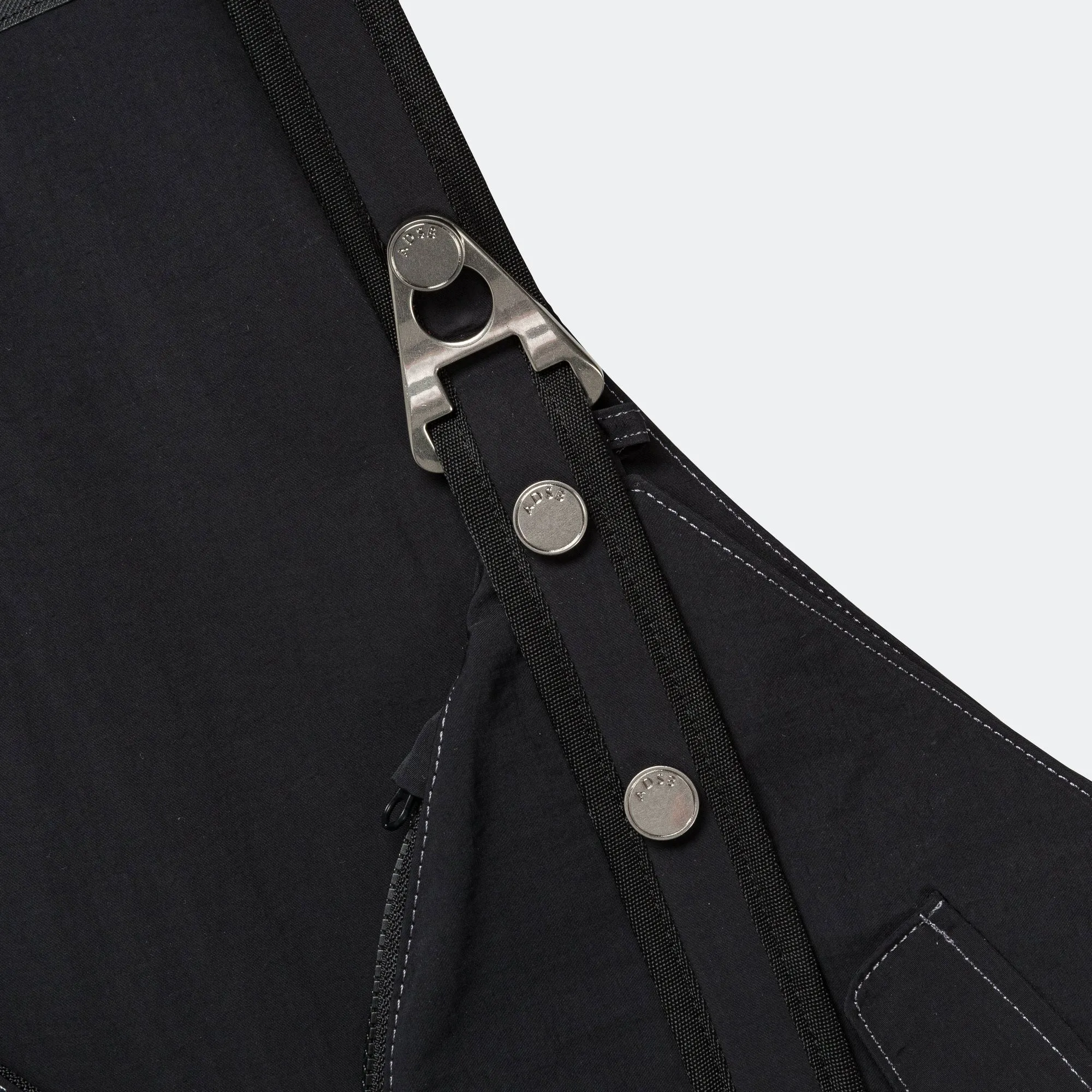 Triangolo Vest Backpack - Black